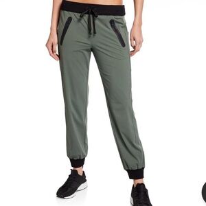 Blanc Noir Tech Zip-Pocket Jogger Pants in Olive Green + Black | SZ S